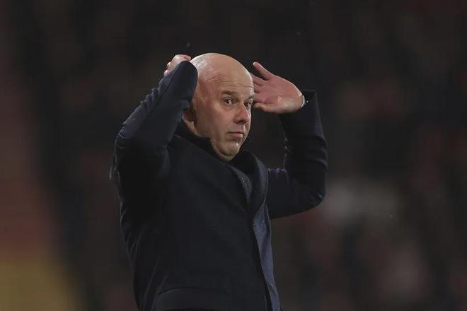 利物浦回应争议备战英超斯图加特主帅复盘备战NBA总决赛，媒体一致点评：浙江稠州关键时刻造点机会的简单介绍