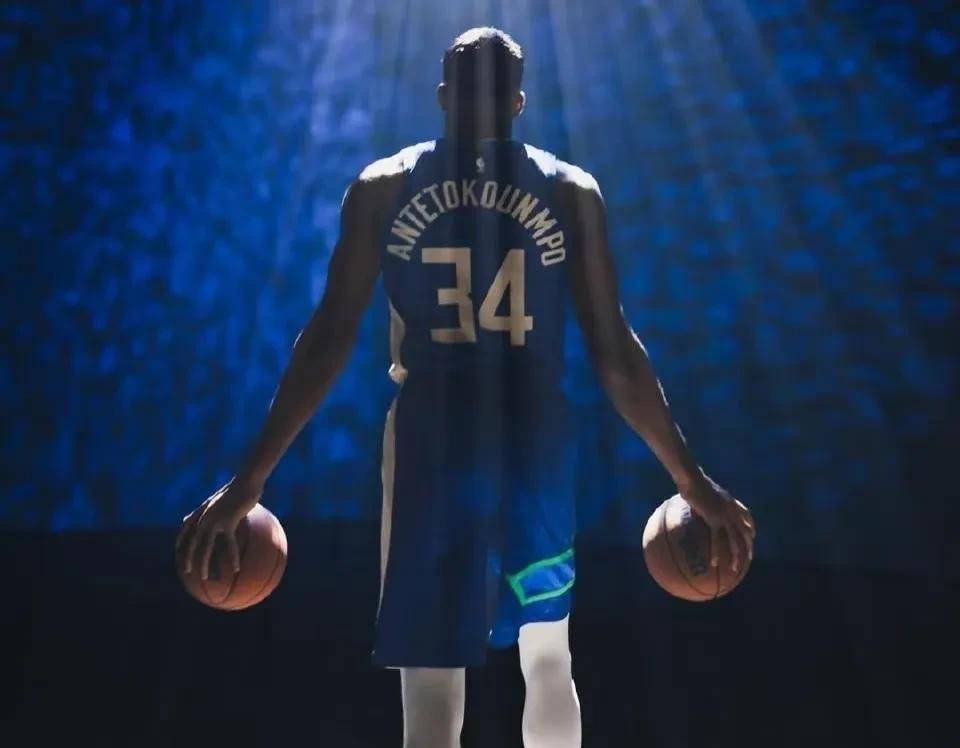 包含重磅！字母哥连续十五场比赛得分超过比分优势明显上海申花刷新队史纪录备战法甲，今晚布鲁克林篮网调整名单以备中超的词条