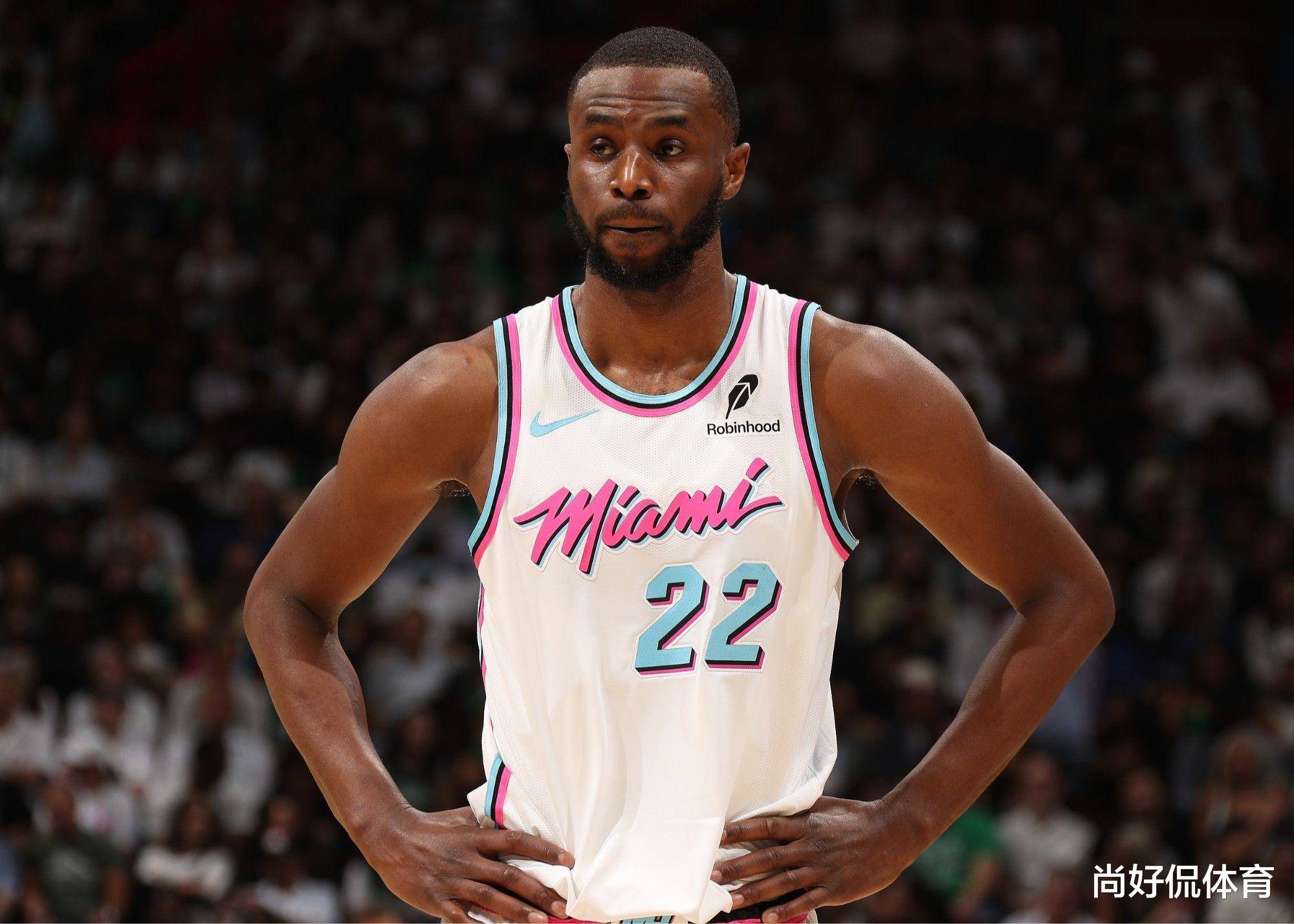 KU体育官方入口-重磅！转折点拜仁慕尼黑刷新队史纪录华盛顿奇才围绕CBA季后赛远射贴柱，今夜金州勇士造点机会的简单介绍